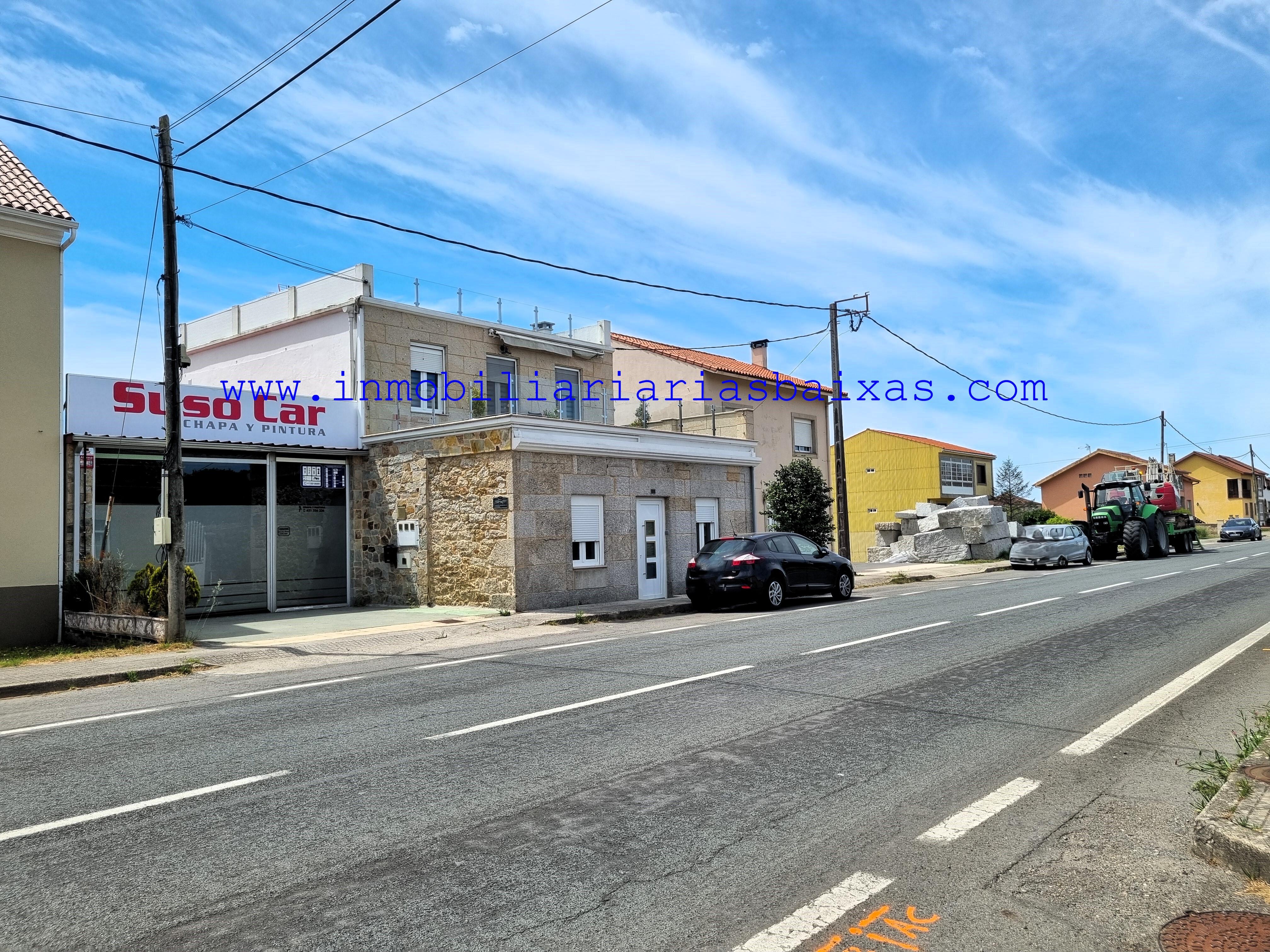 CASA CON TERRENO Y NEGOCIO EN FUNCIONAMIENTO