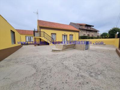 CASA CON TERRENO Y GARAJE AL LADO DE LA PLAYA