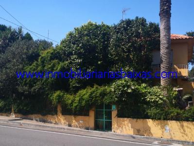 CASA CON TERRENO EN XUÑO