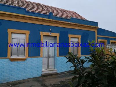 CASA CON TERRENO EN CARREIRA